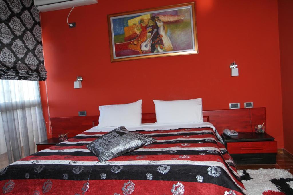 Class Hotel